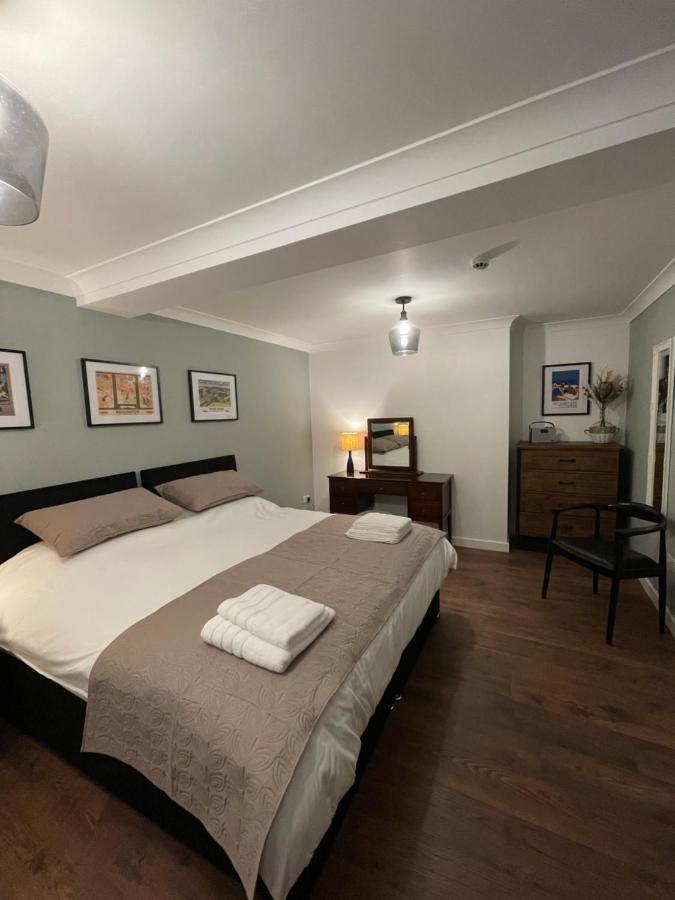 Kittiwake Number 4a - Town Centre Ground Floor Apartment *